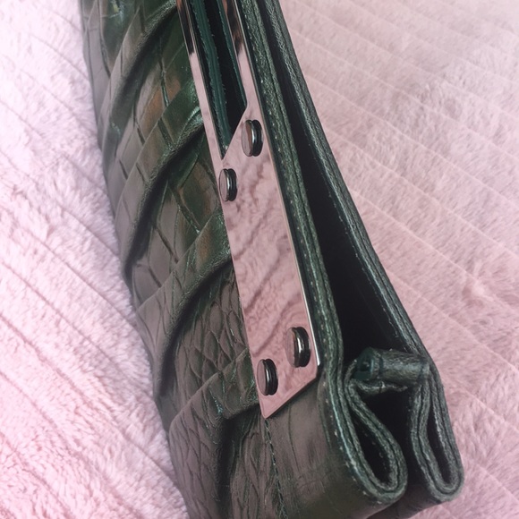 Host Pick! 💎 Green Clutch with Croc Texture, Handbag, Alligator - Picture 3 of 12
